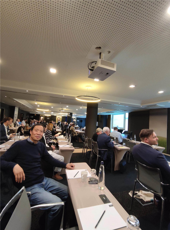 湖南奔驥環保能源科技有限責任公司,環保設備設計,垃圾處理設備,廢輪胎處理設備  湖南奔驥環保能源科技有限責任公司,環保設備設計,垃圾處理設備,廢輪胎處理設備